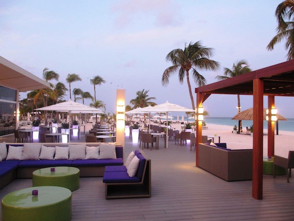 Five Great Hotel Beach Bars in Aruba