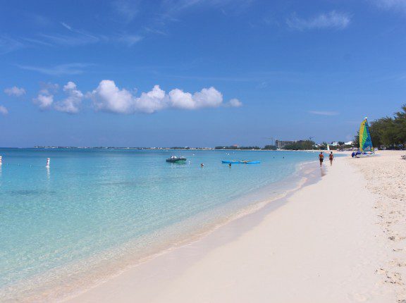 american airlines grand cayman