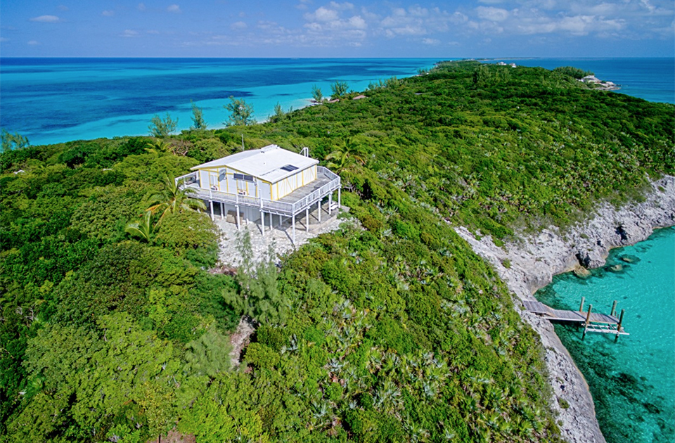 A home for sale on Rose Island off the coast of Nassau. Click here for more information.