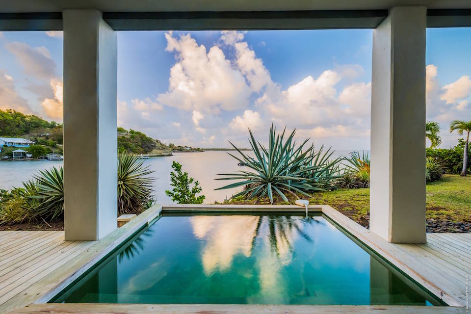 A plunge pool at Cap Est.