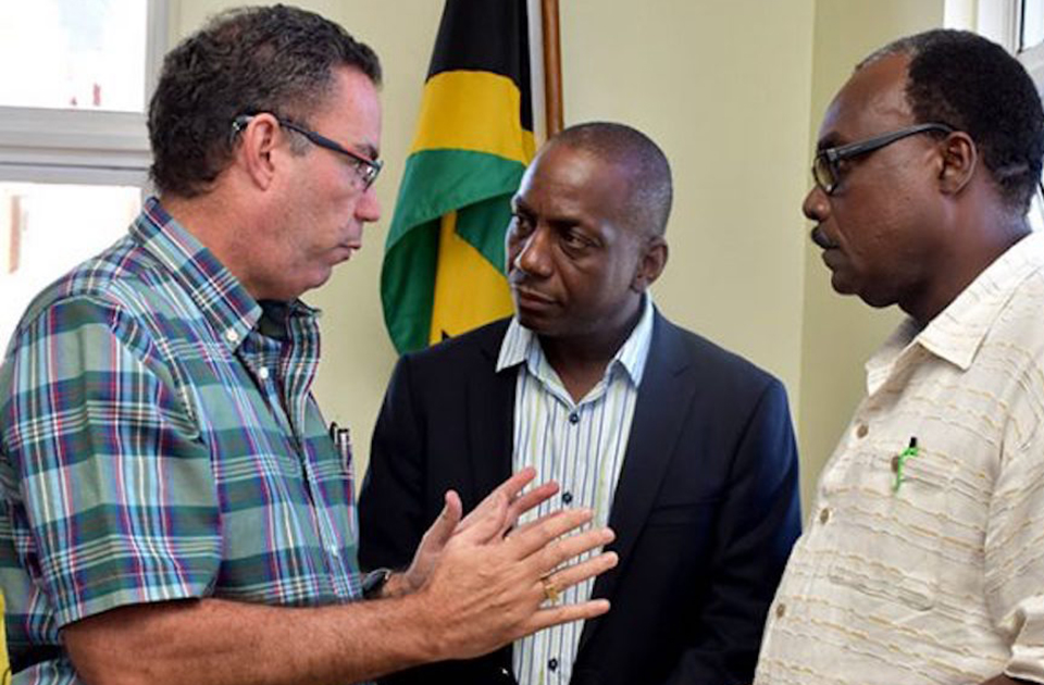 Vaz in talks with Mayor of Port Antonio, Councillor Paul Thompson.