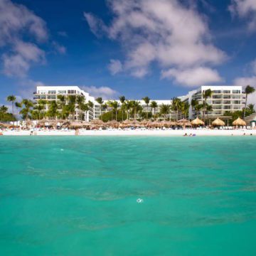 aruba year round flights