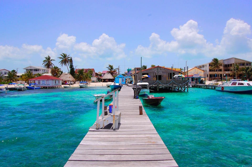 travel between belize and cancun