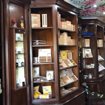 st martin cigar shop