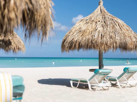 aruba hotels best beach chairs