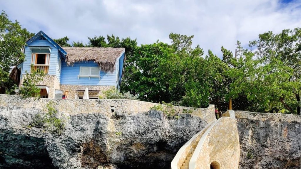 cliffside hotel in negril