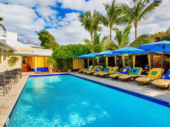 bahamas luxury hotel sold