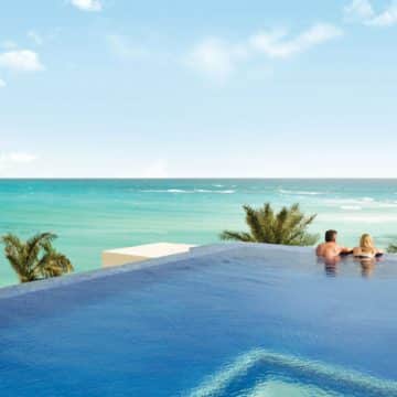 cancun tourism sizzling