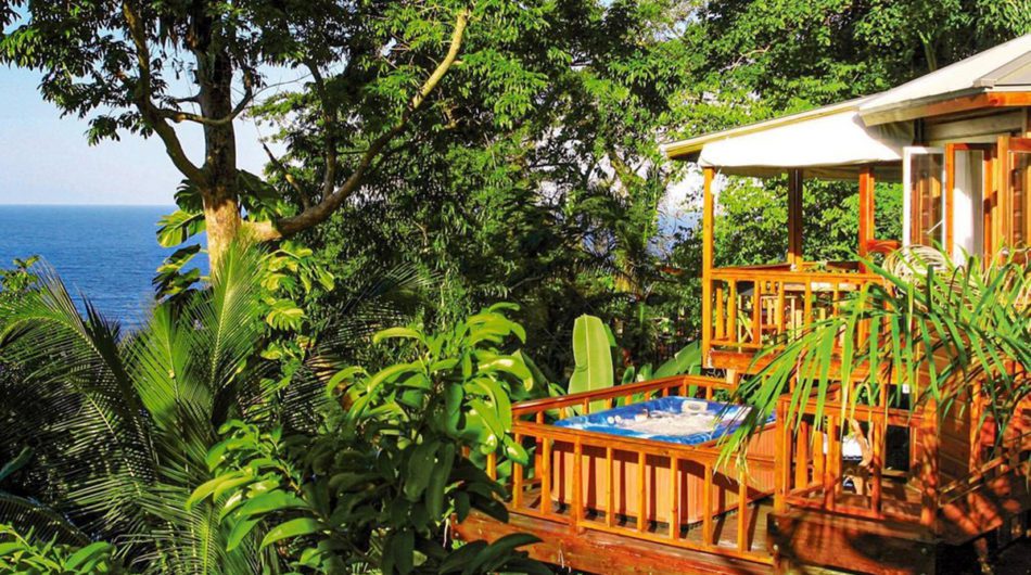 10 Great Floating Bars in the Caribbean