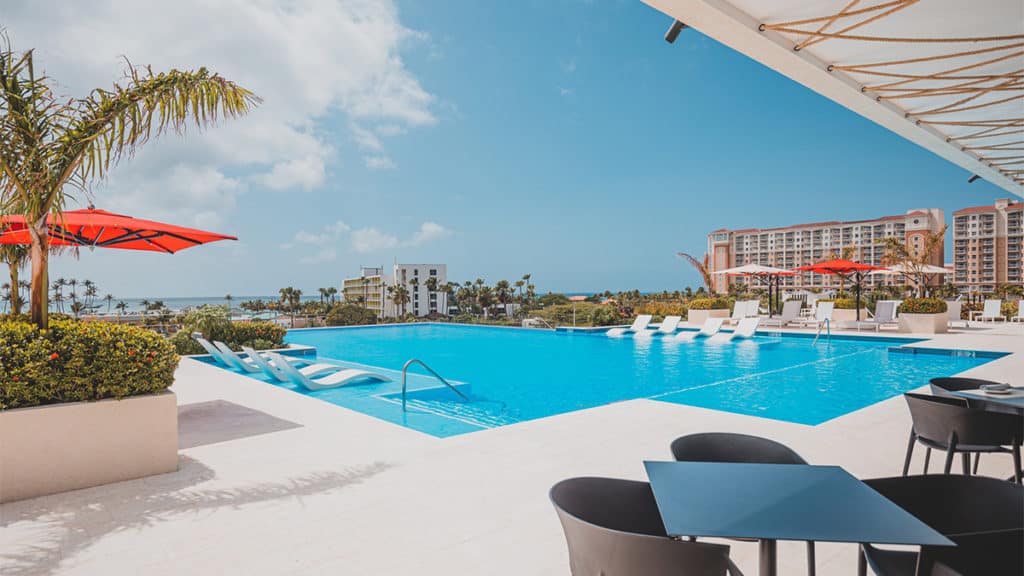 aruba rooftop pool