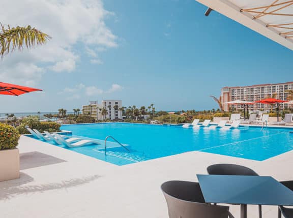 aruba rooftop pool