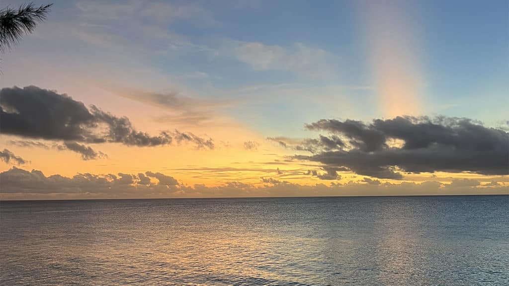 bahamas san salvador island rays of sun