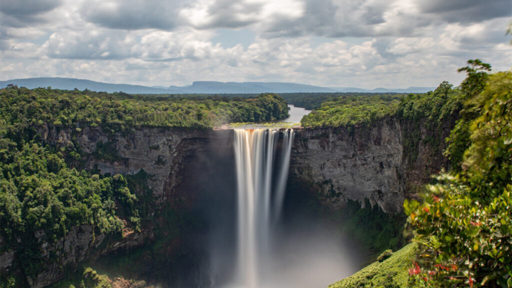 kaietur falls in guyana