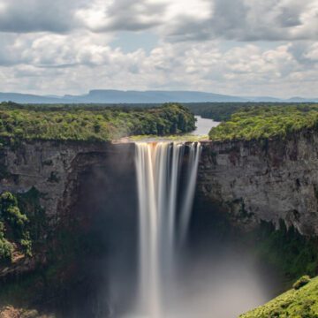 kaietur falls in guyana