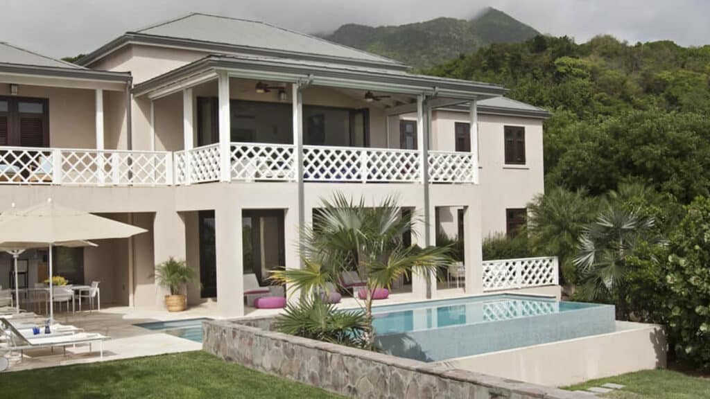 Nevis Villaları