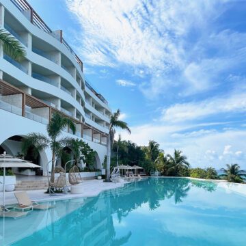 Isla Mujeres All-Inclusive on the pool deck