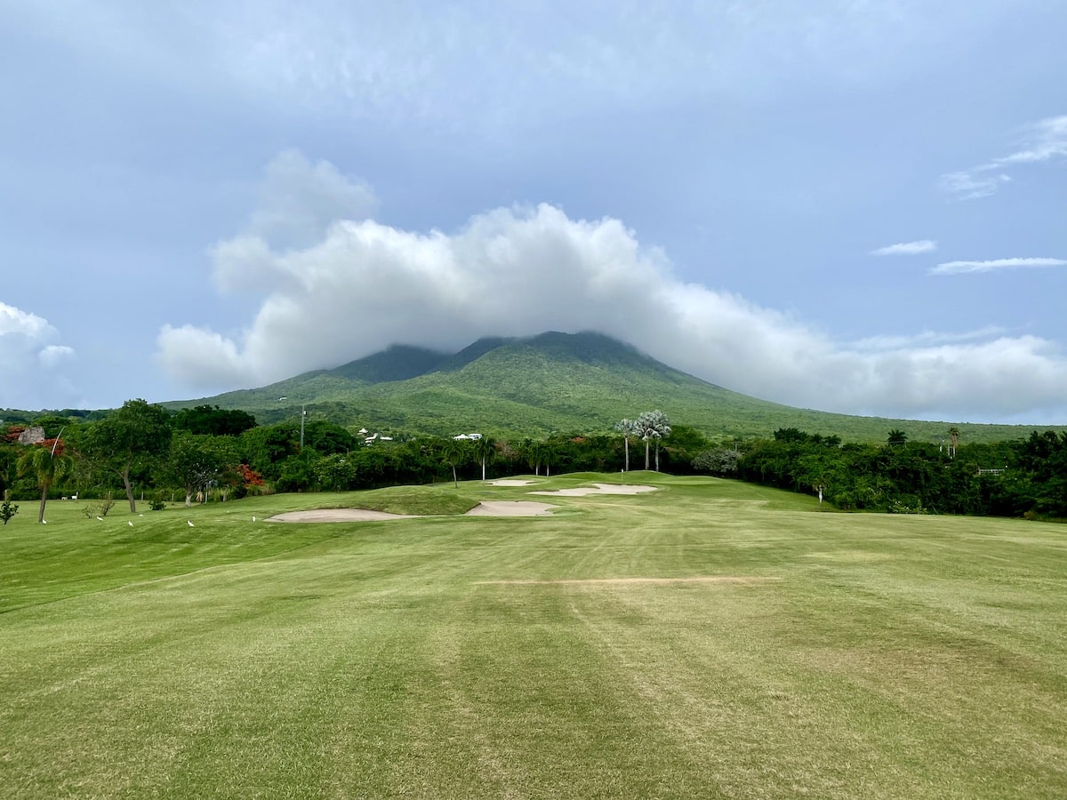 golf nevis