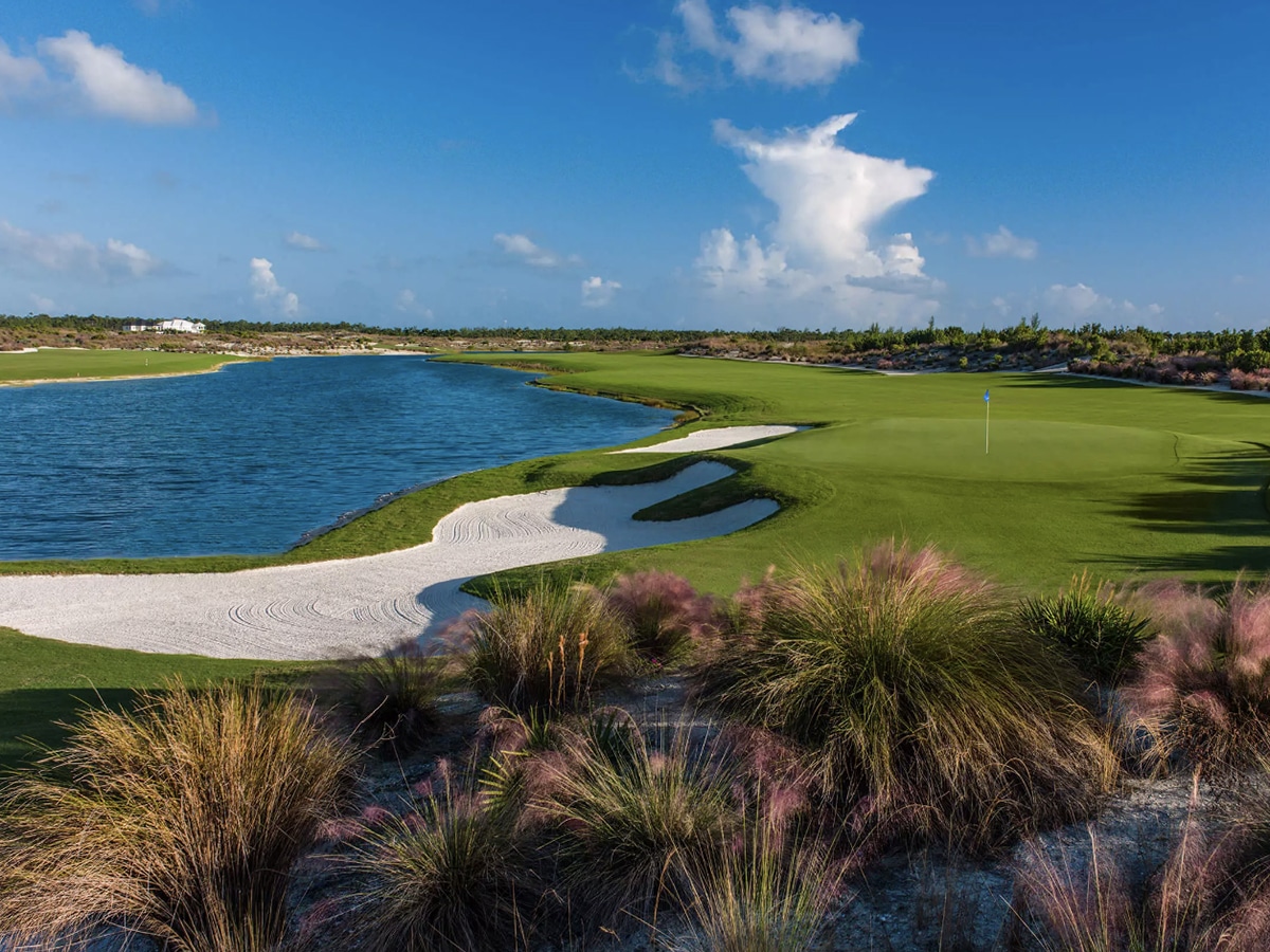 the albany golf course with bunker