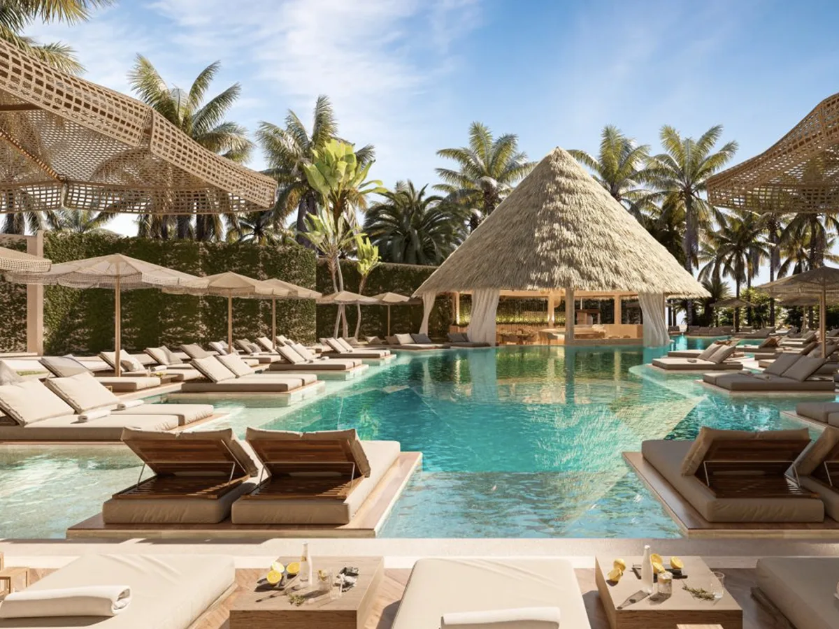 marriott all-inclusive isla mujeres near the pool blue
