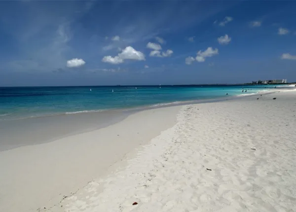 aruba eagle beach blue sky