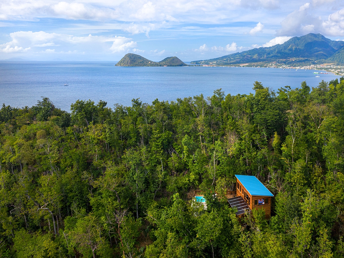 villa with mountains and green hills