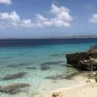 bonaire beach with cliffs