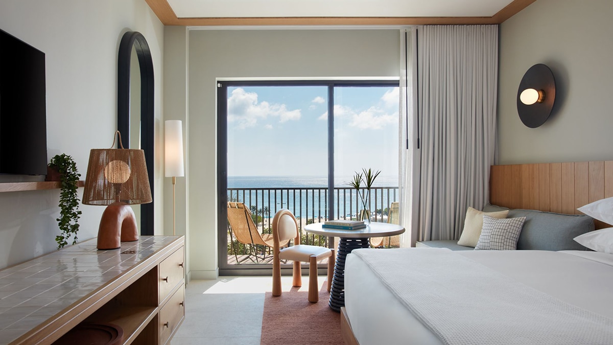 room at hotel indigo with window