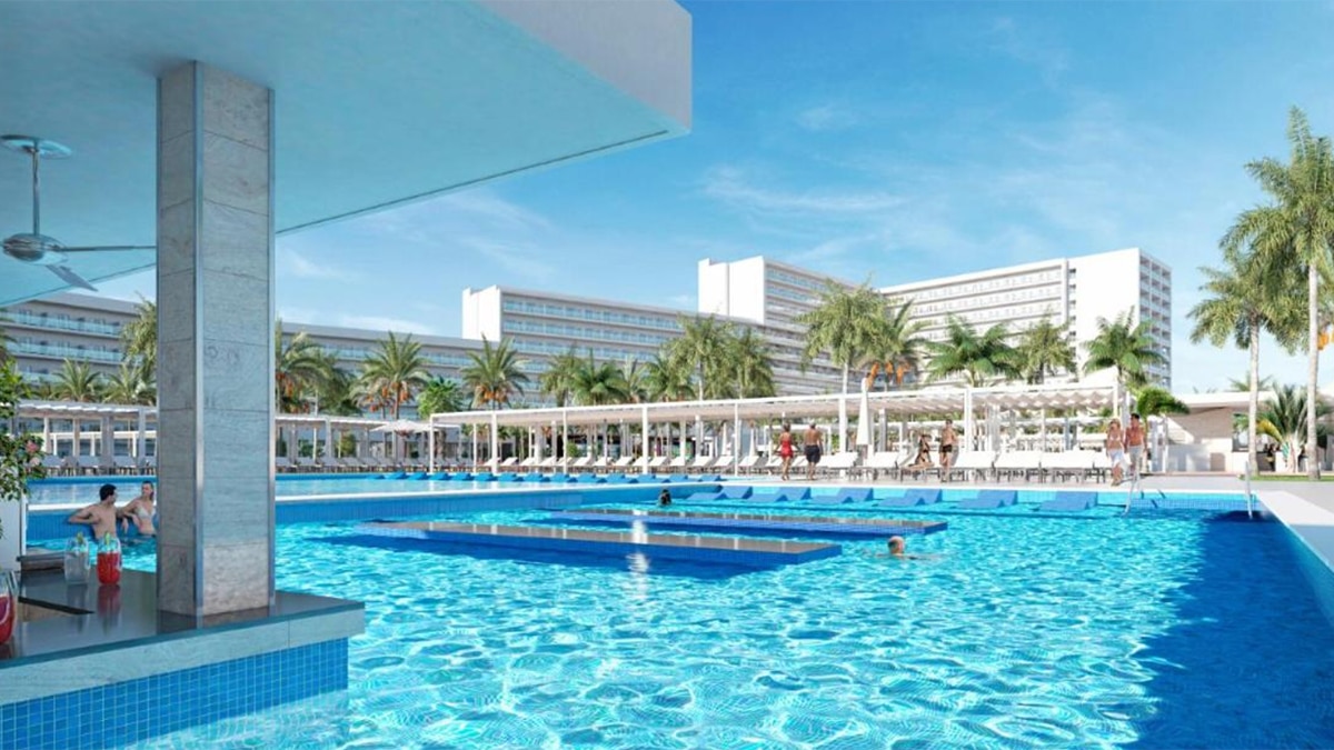 pool at Riu in Jamaica with people swimming