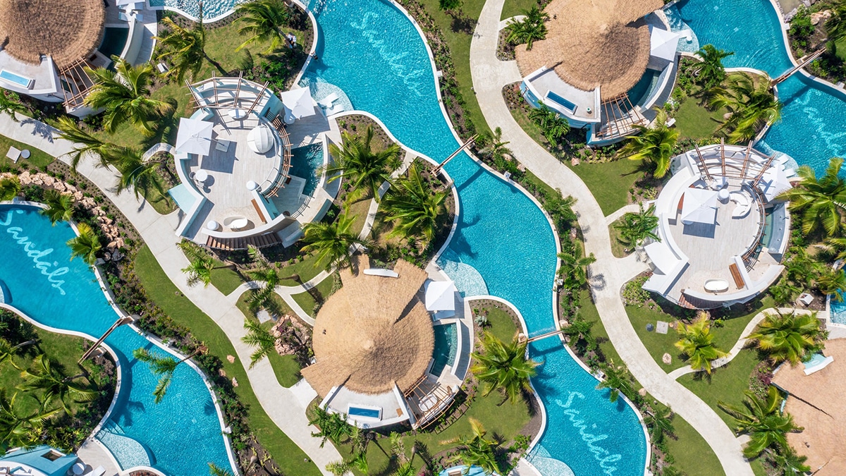 sandals royal bahamian pools