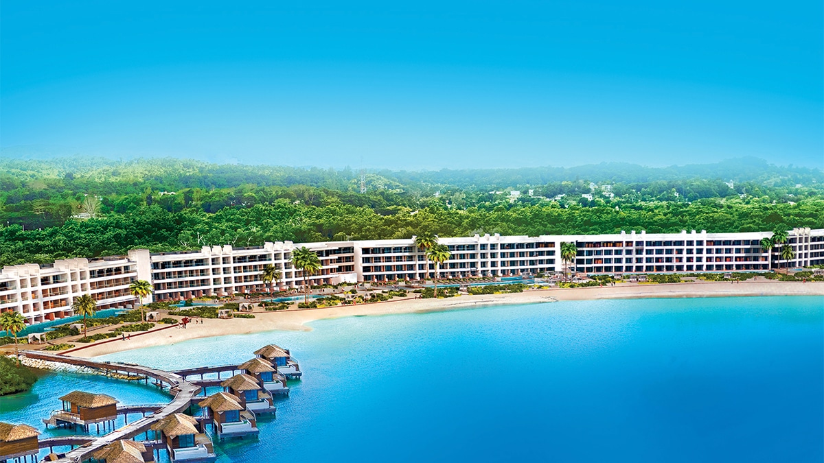 beach resorts in jamaica with 1000 rooms