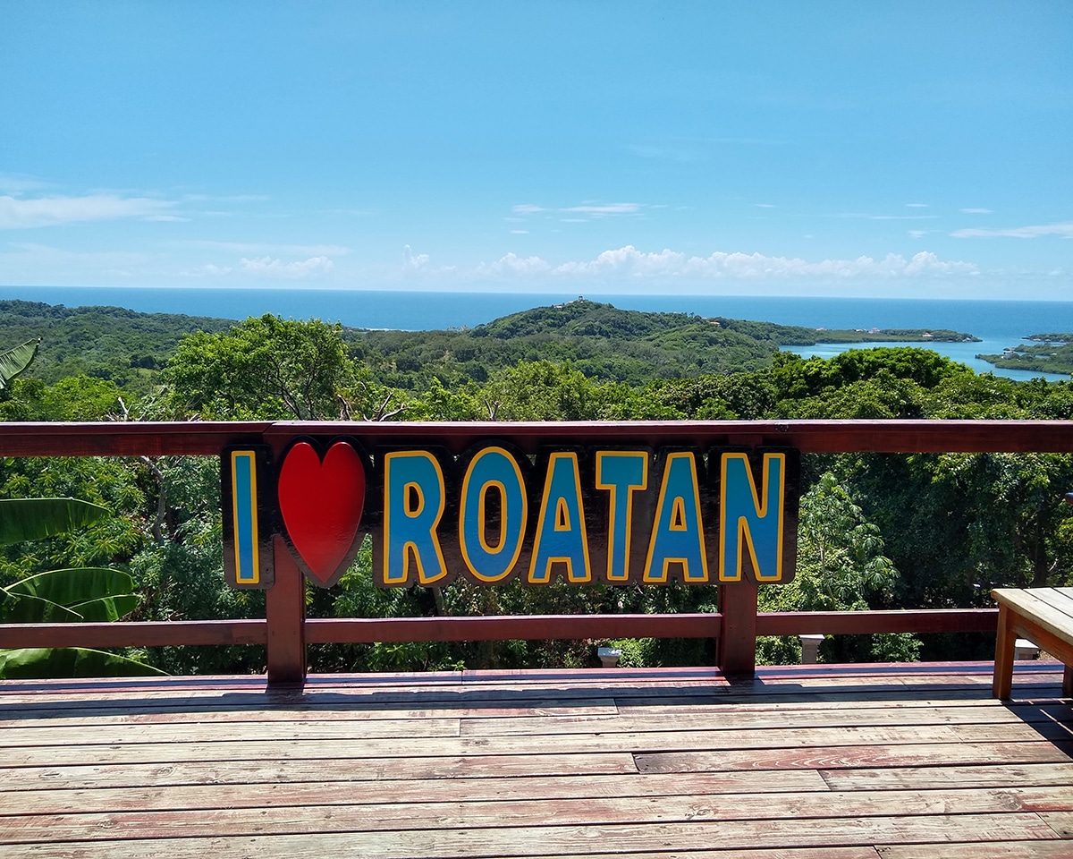 roatan caribbean island photo