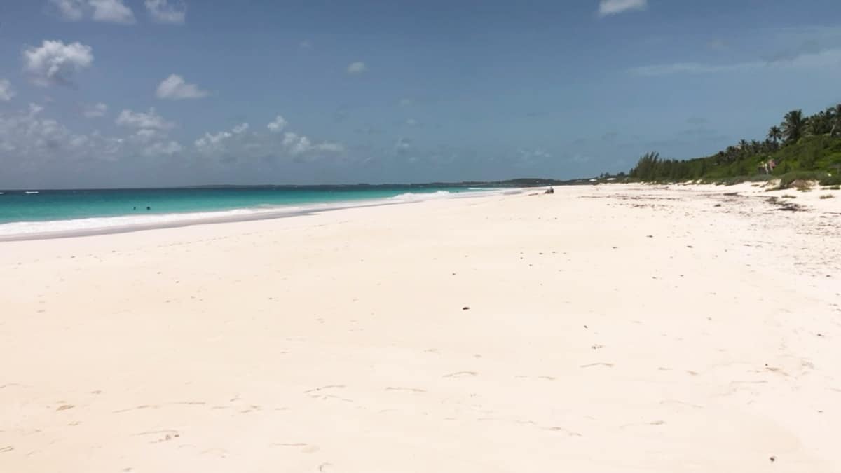 Tradewind just launched new flights to two beach islands in the Bahamas