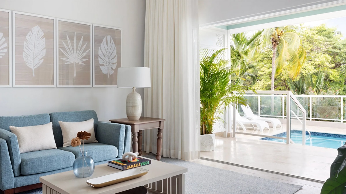 sandals all-inclusive jamaica pool