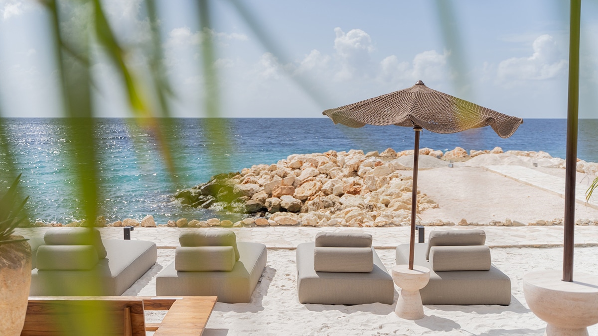 curacao art hotel new beach
