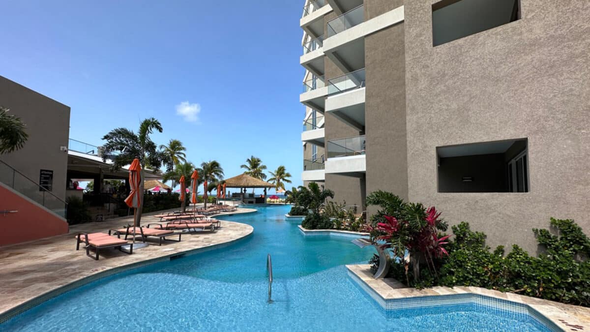 swim-up rooms at this all-inclusive barbados resort