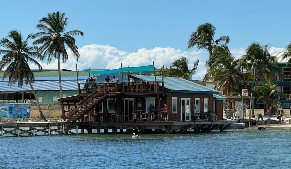 belize all-inclusive overwater bars