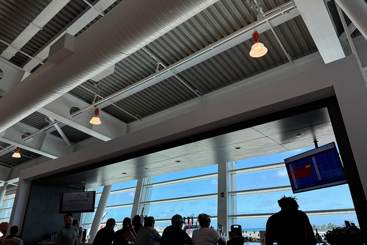 st maarten airport bar