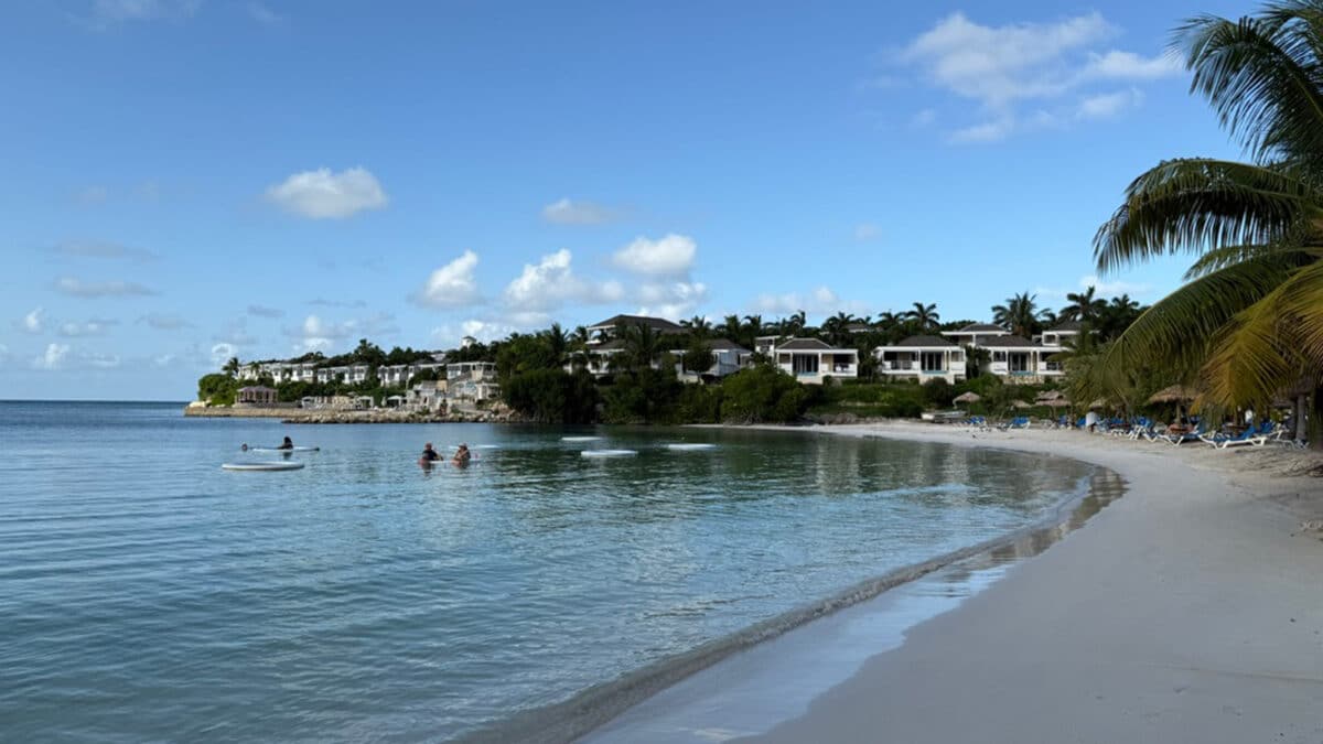 all-inclusive beach at caribbean resort