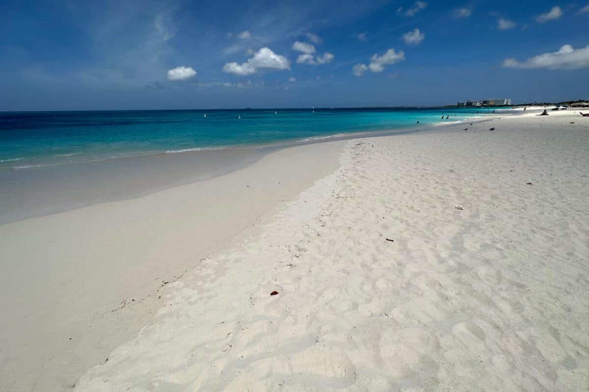 aruba eagle beach