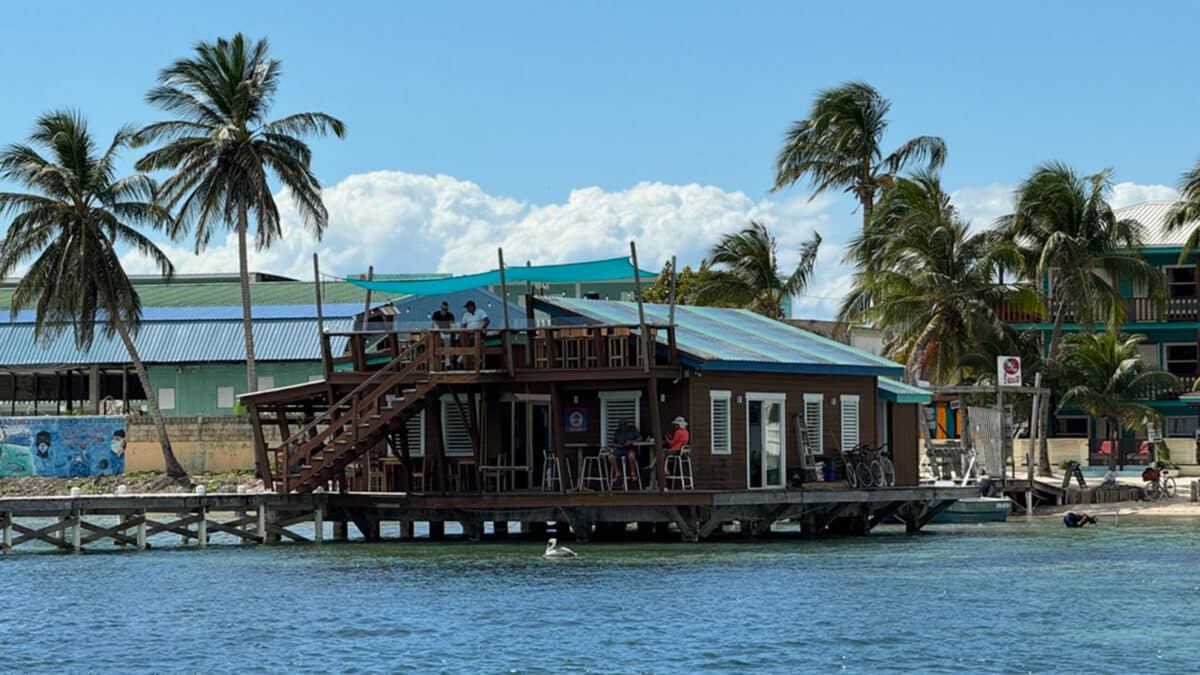 belize curacao travel