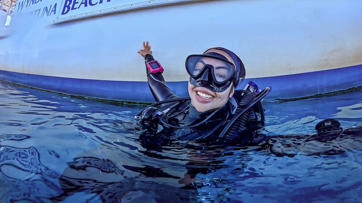 diver in the water in grand bahama