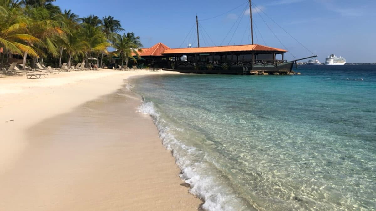 bonaire beach at caribbean luxury resort