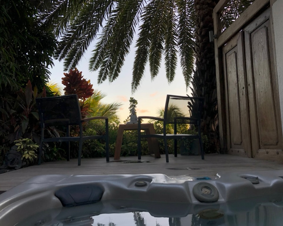 caribbean island hot tub