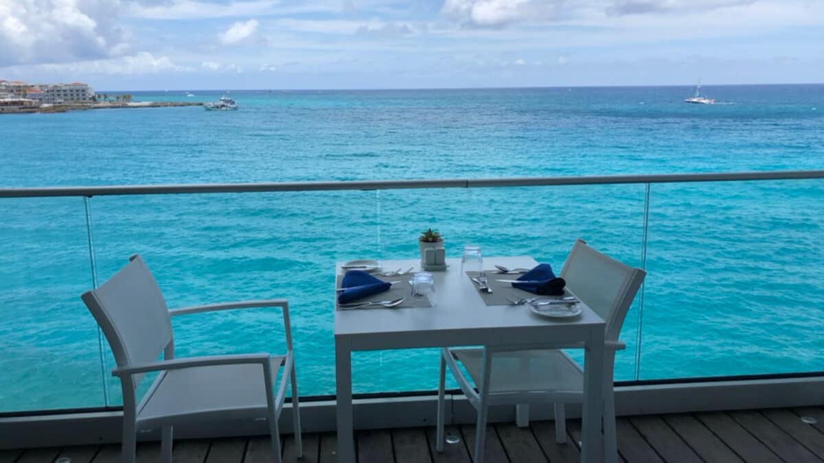 st maarten table
