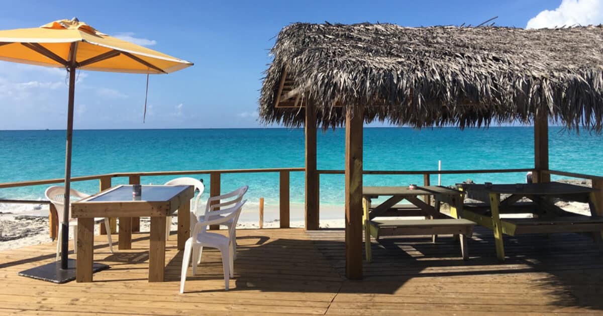bar de plage sur Little Exuma