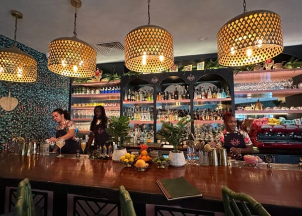 nassau paradise island best bars