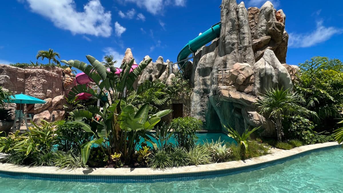 margaritaville nassau beach resort lazy river