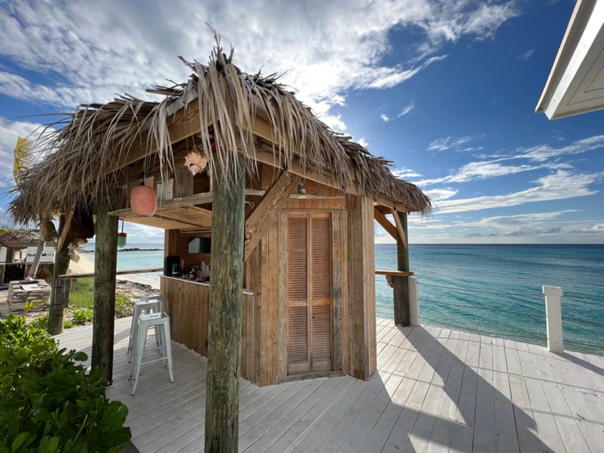tiki bar in the bahamas