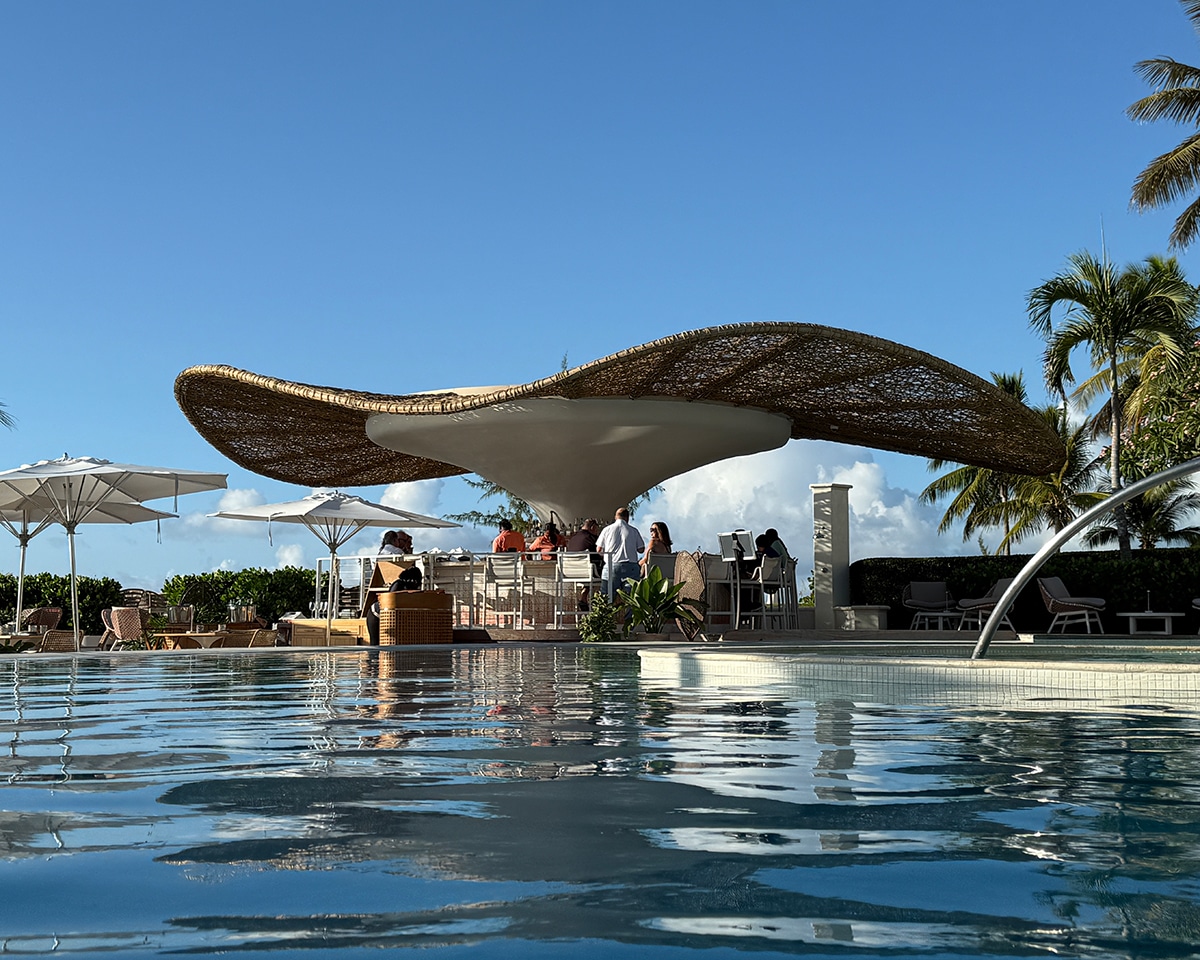 turks and caicos beautiful bar