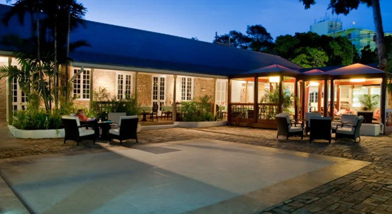 island inn